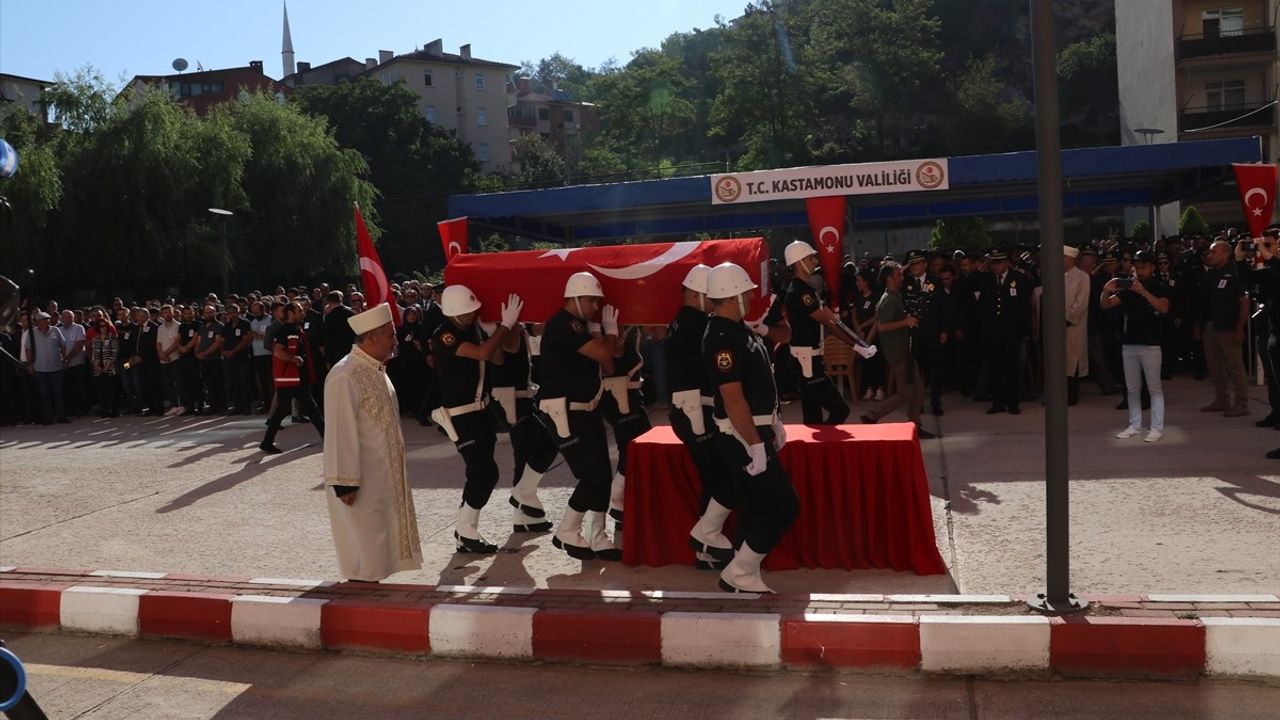 Kastamonu'da Polis Memuru Ahmet Şahan İçin Anma Töreni Düzenlendi