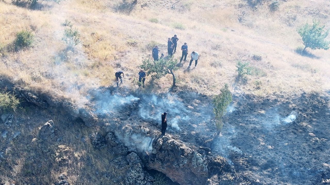 Kayseri'de Otluk Alanda Yangın Kontrol Altına Alındı