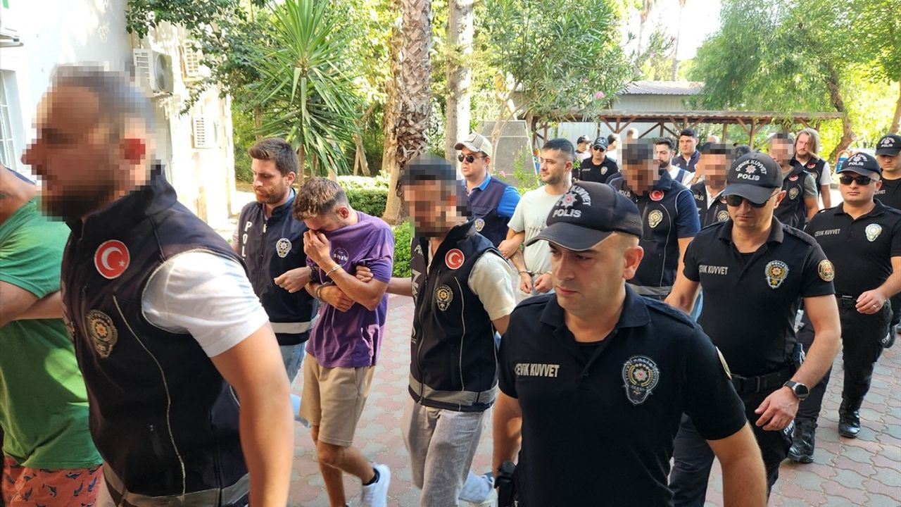 Kemer'de Uyuşturucu Operasyonu: İki Kişi Tutuklandı