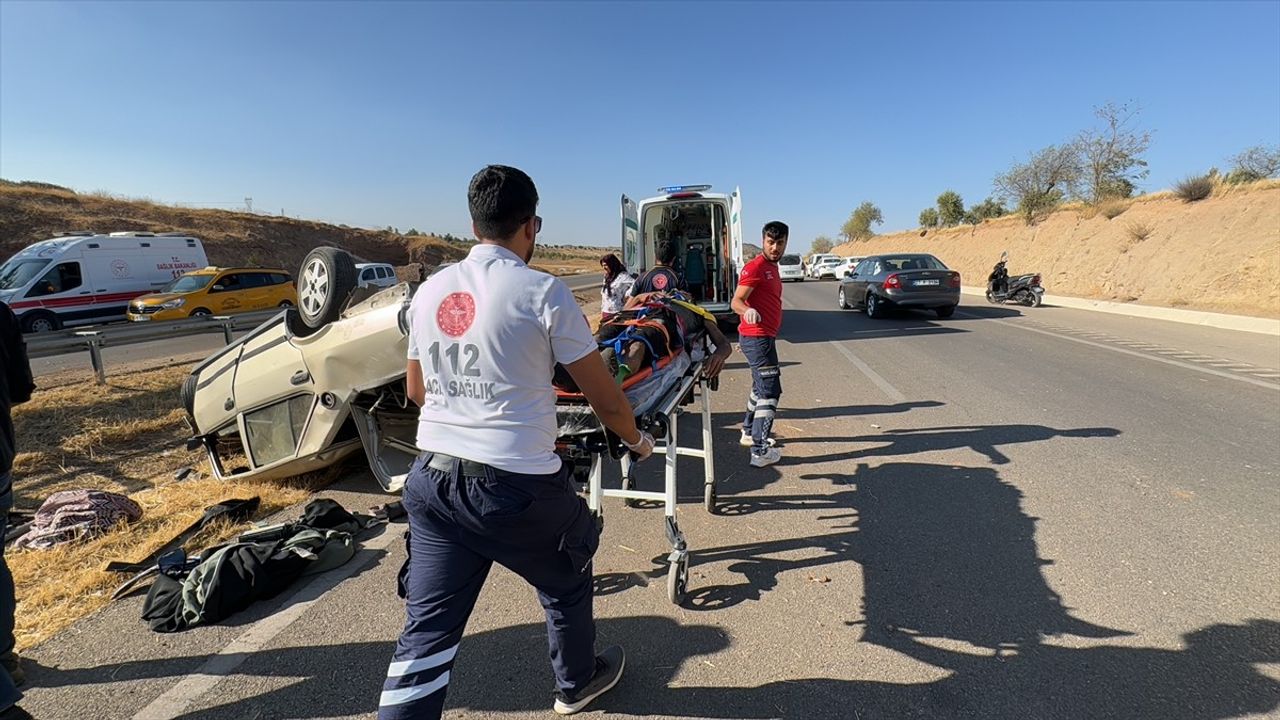 Kilis'te Trafik Kazası: Devrilen Araçta Sürücü Ağır Yaralandı