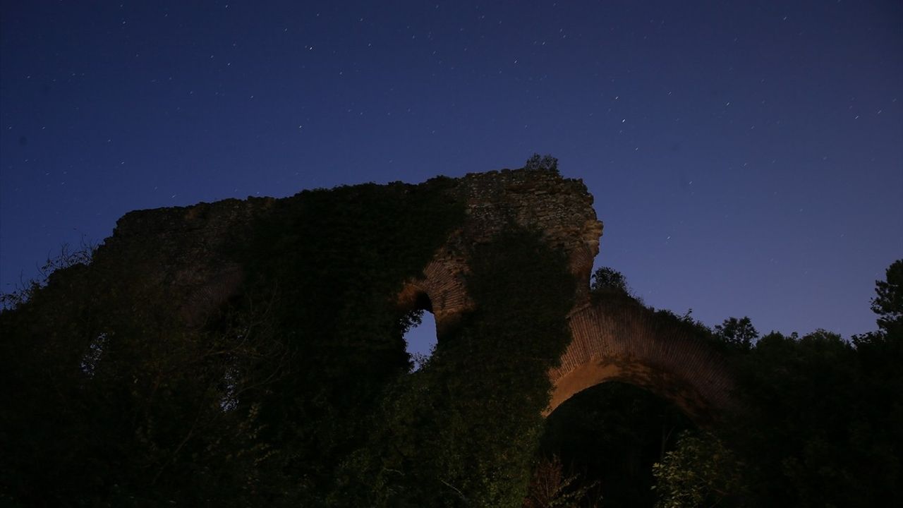 Kocaeli'de Perseid Meteor Yağmuru Antik Su Kemerinden İzleniyor