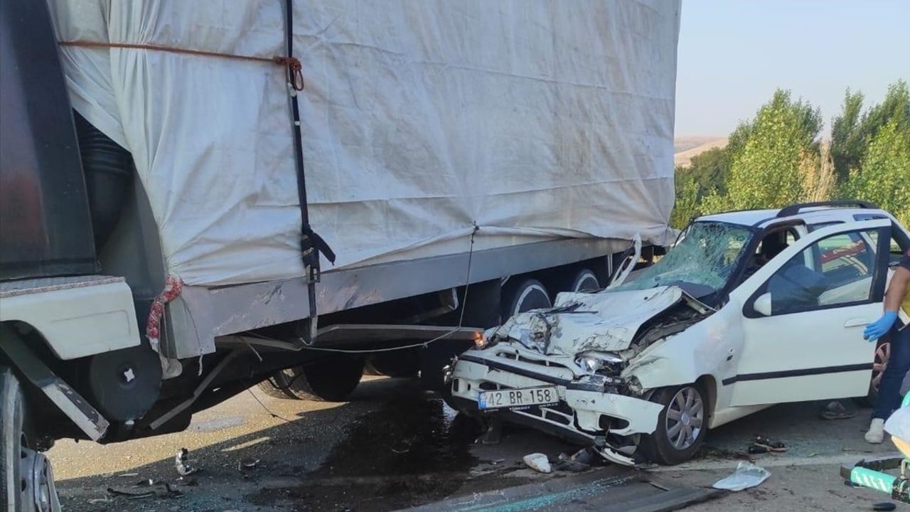 Konya'da Trafik Kazası: 3 Kişi Hayatını Kaybetti, 2 Kişi Yaralı