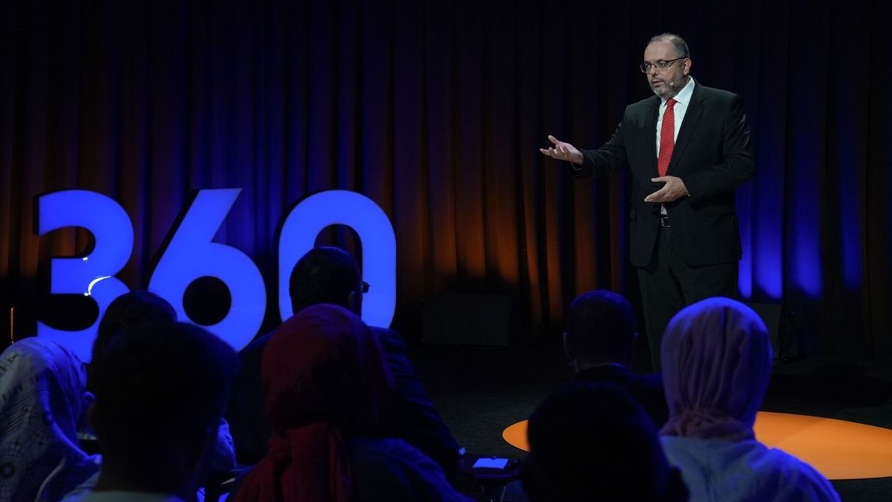 MSÜ Rektörü Prof. Dr. Erhan Afyoncu '360 Konuşmaları' Programına Katıldı