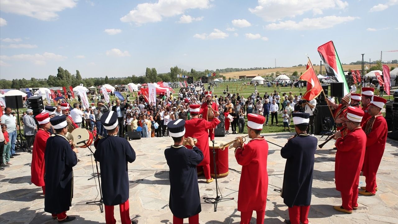 Muş'ta Malazgirt Zaferi'nin 953. Yıl Dönümü Kutlamaları Başladı