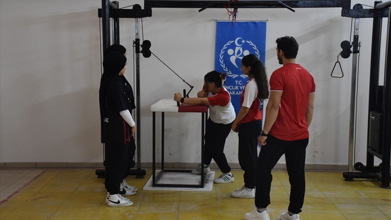 Ordulu Sporcular Dünya Bilek Güreşi Şampiyonası'na Hazırlanıyor