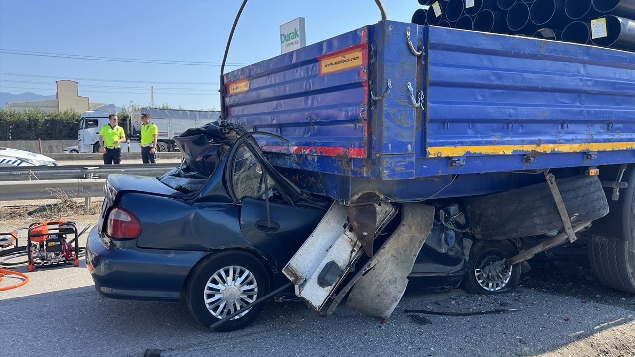 Sakarya'da Trafik Kazası: Genç Sürücü Hayatını Kaybetti