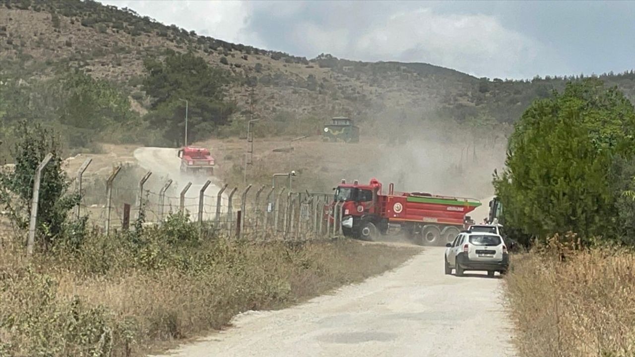 Sakarya'daki Askeri Kışlada Yangın Kontrol Altına Alındı