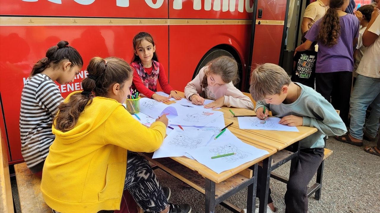 Samsun'da Gezici Kütüphane ile Tarım İşçileri Çocuklarına Eğitim Desteği