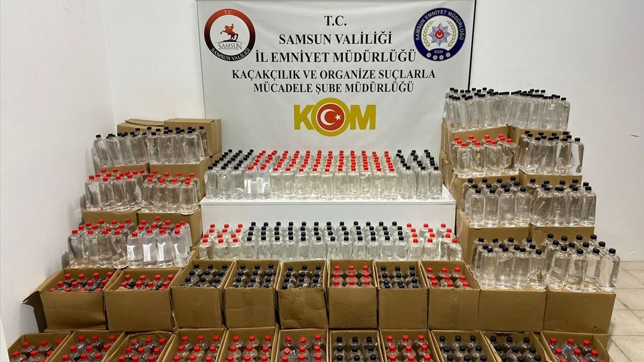 Samsun'da Kaçak Alkol Operasyonu: 2 Bin 652 Litre Etil Alkol Ele Geçirildi