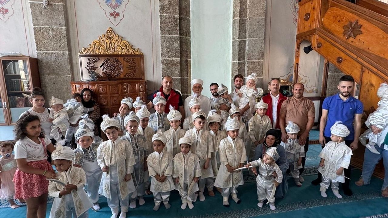 Samsun'da Malatya gibi Çocuklar İçin Toplu Sünnet Şöleni Düzenlendi