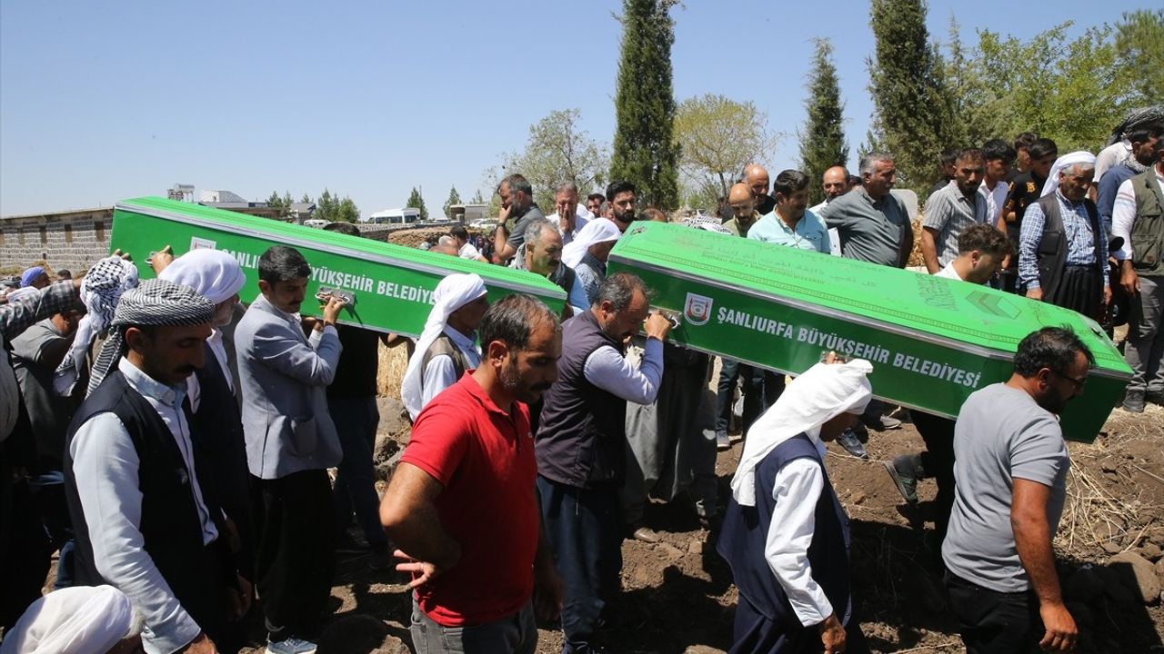 Şanlıurfa'da Trajik Kaza: 5 Çocuk Yan Yana Defnedildi