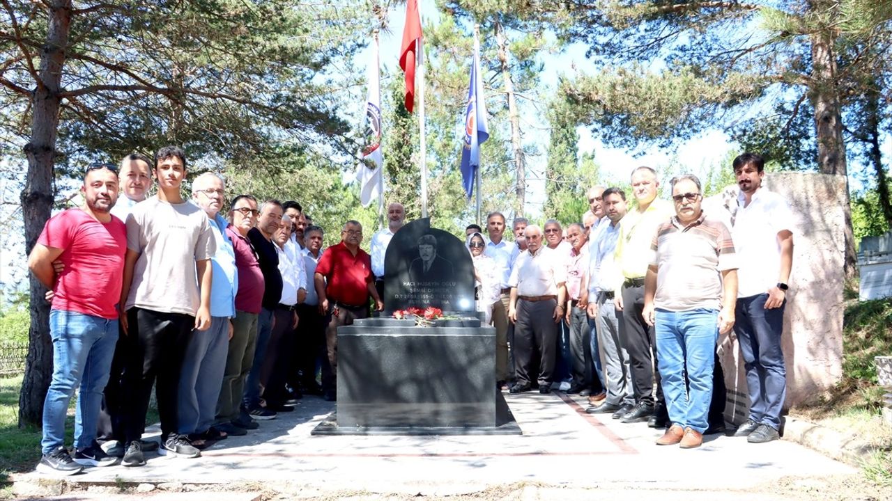 Şemsi Denizer, Zonguldak'ta Mezarı Başında Anıldı