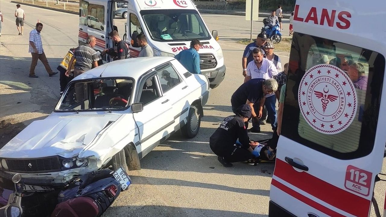 Sinop'ta Otomobil-Motosiklet Çarpışması: İki Yaralı