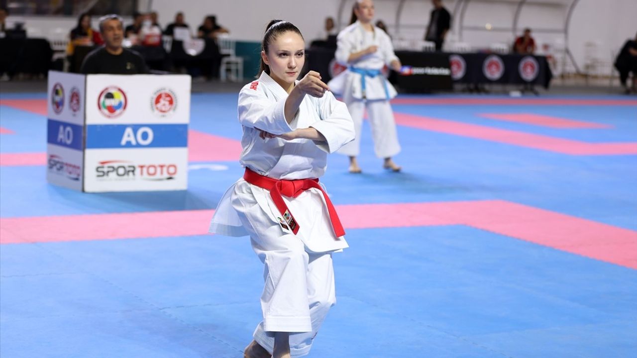 Sivas'ta Türkiye Karate Şampiyonası ve Milli Takım Seçmeleri Başladı