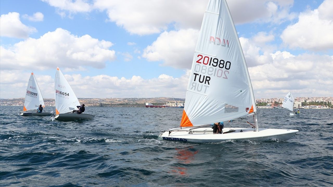 Tekirdağ'da Yelken Heyecanı: Zafer Kupası Başladı