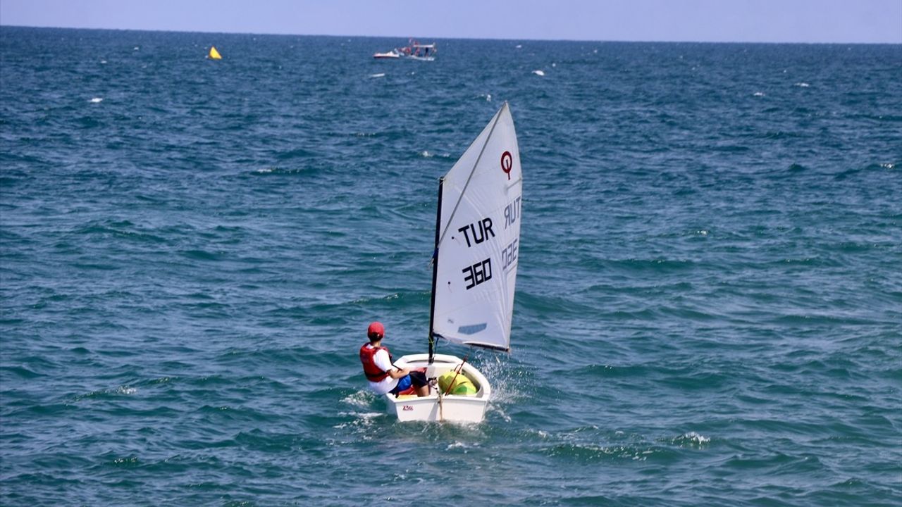 Trabzon'da 30 Ağustos Zafer Kupası Yelken Yarışları Başladı