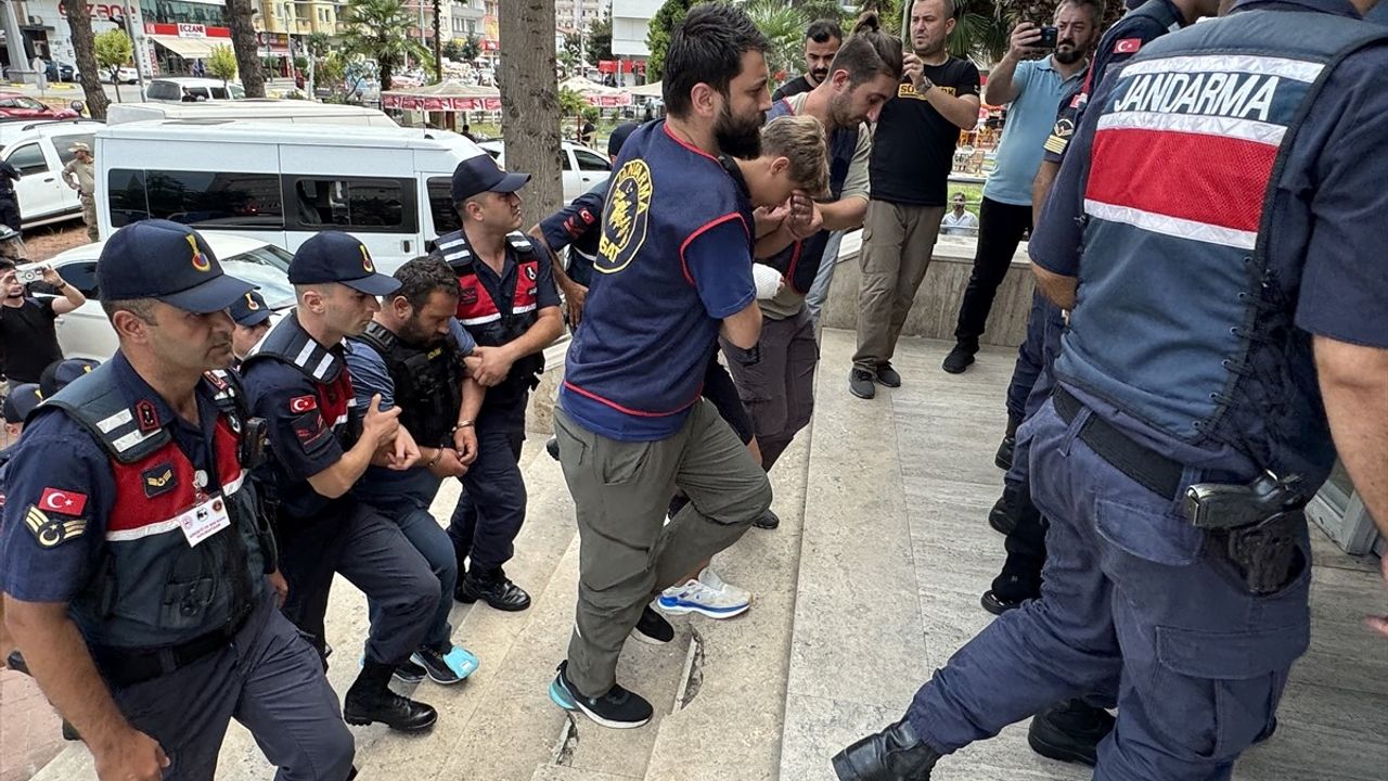 Trabzon'da Yangın ile İlgili Üç Cinayet Zanlısı Adliyeye Sevk Edildi