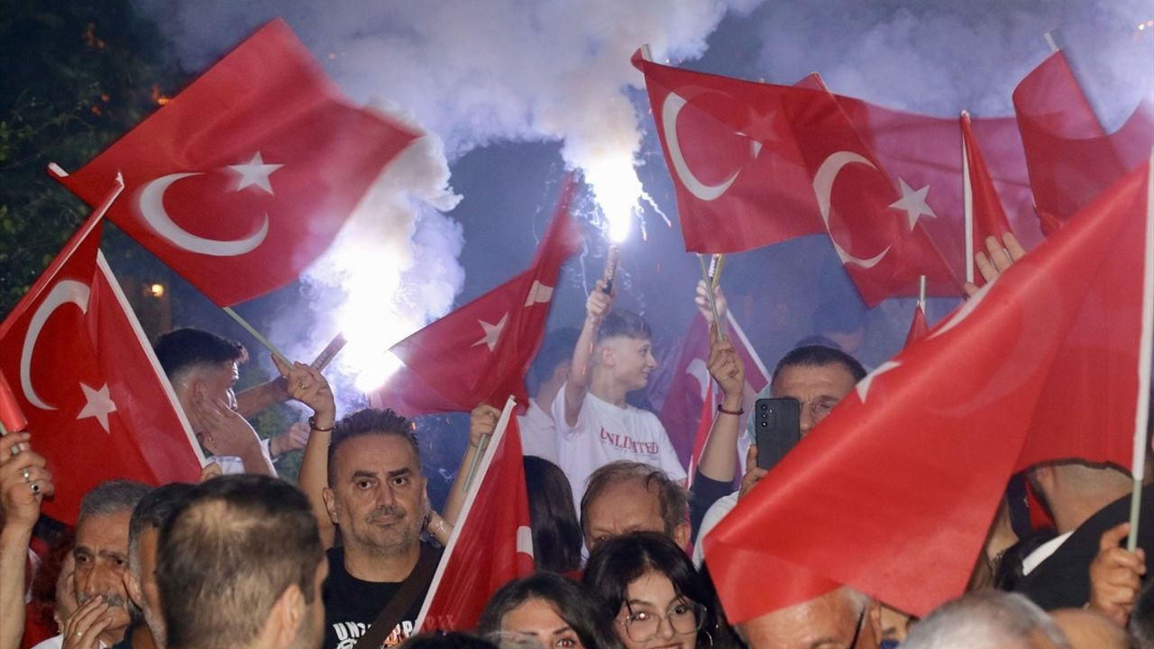 Trabzon ve Giresun'da Coşkulu Fener Alayı Kutlamaları