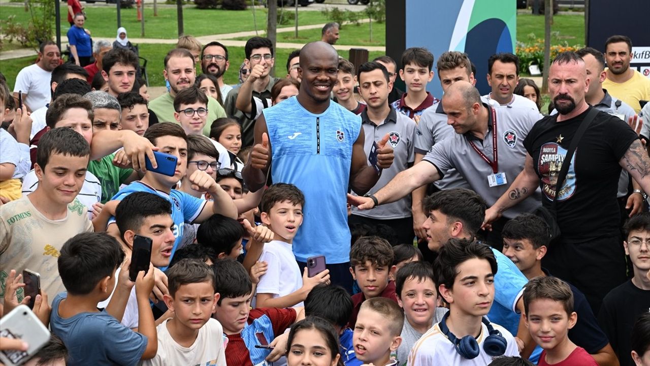 Trabzonsporlu Nwakaeme, Futbol Festivali'nde Coşkuya Ortak Oldu