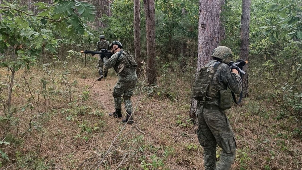 Türk Askeri, Kosovalı Askerlere Muharebe Eğitimi Verdi