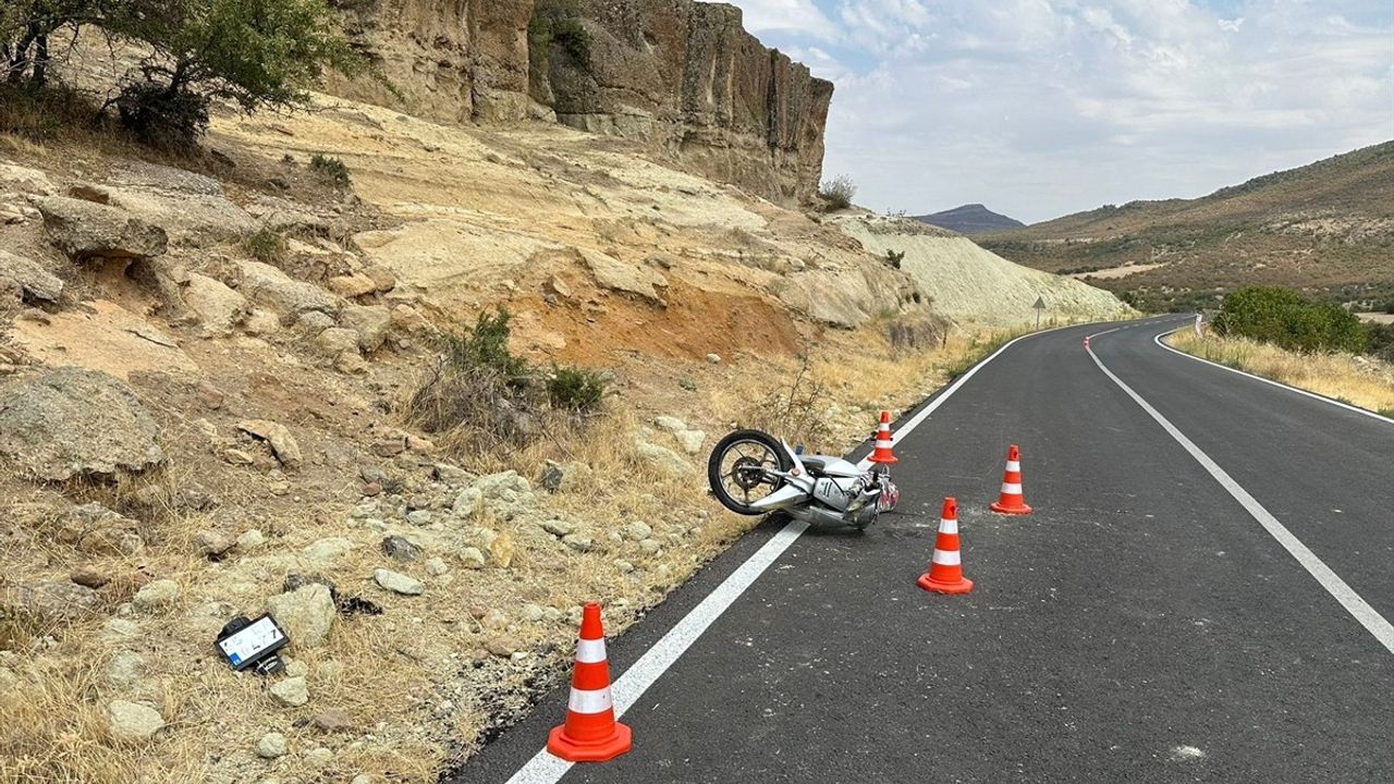 Uşak'ta Motosiklet Kazası: İki Çocuk Hayatını Kaybetti