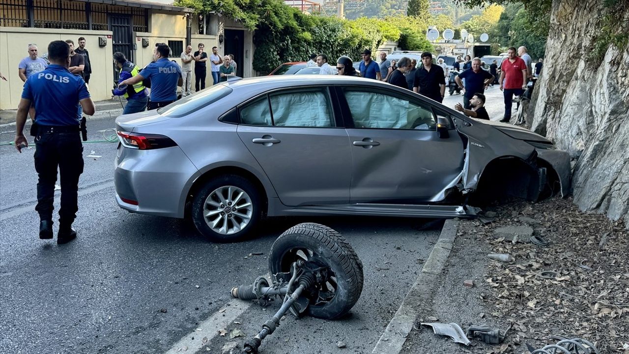 Üsküdar'da Trafik Kazası: Kadın Ağır Yaralandı