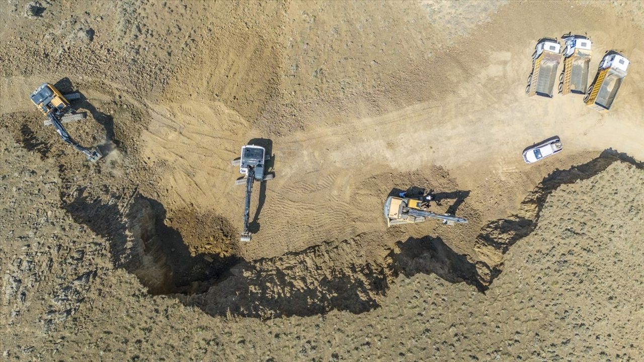 Van'da Türkiye Petrolleri'nin Petrol Arama Çalışmaları Başladı