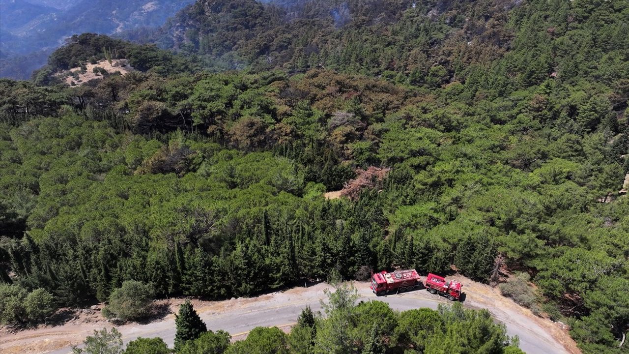 Yamanlar Dağı'ndaki Yangın Havadan Görüntülendi