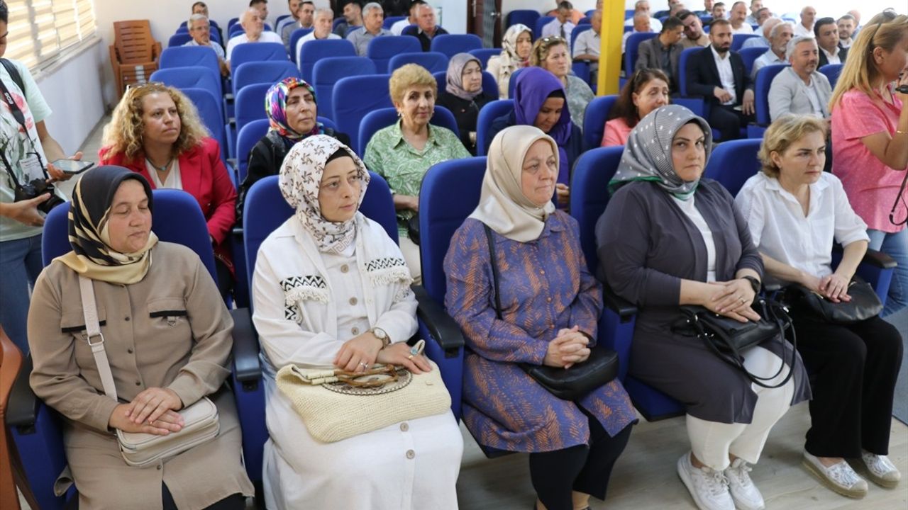 Yusuf Ziya Yılmaz, Amasya'da AK Parti Üyeleriyle Buluştu