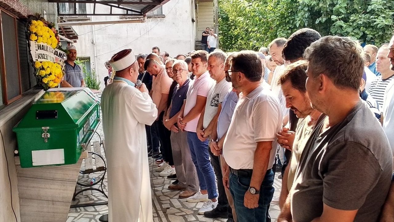 Zonguldak'ta Taksinin Çarptığı Kadının Cenazesi Toprağa Verildi