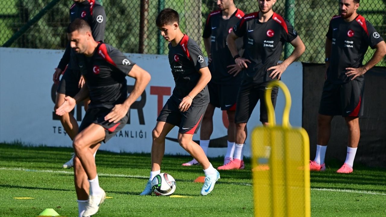 A Milli Futbol Takımı Galler Maçının Hazırlıklarını Devam Ettiriyor