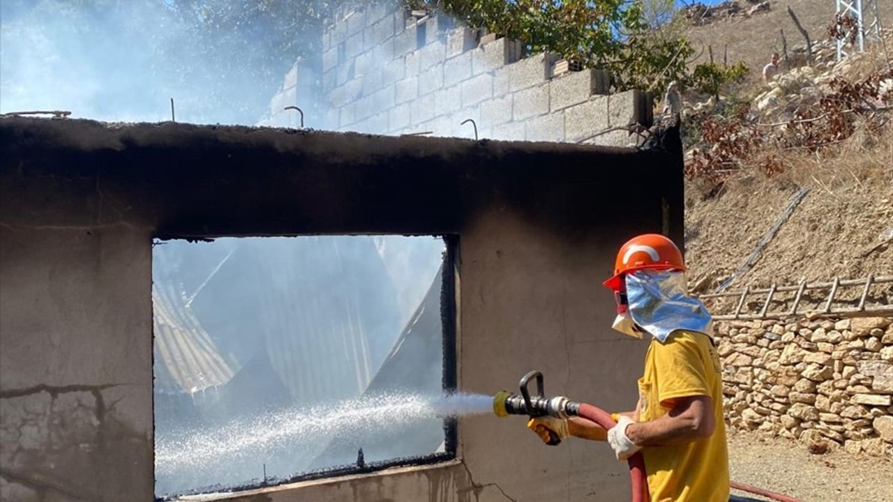 Adana'da Yangın Kontrolden Kurtarıldı