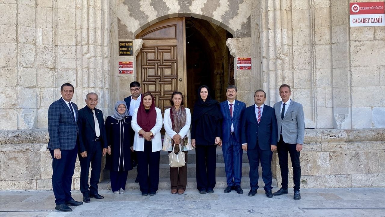 AK Parti Genel Başkan Yardımcısı Çiğdem Karaaslan, Kırşehir'de Bir Dizi Ziyarette Bulundu