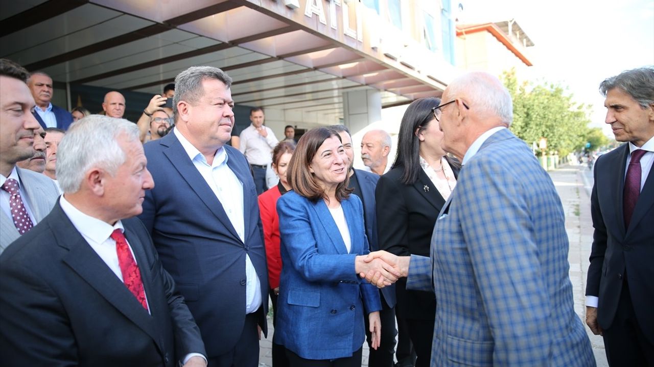 AK Parti'nin Gelecek Stratejisi: Yılmaz Edirne'de Partililerle Buluştu