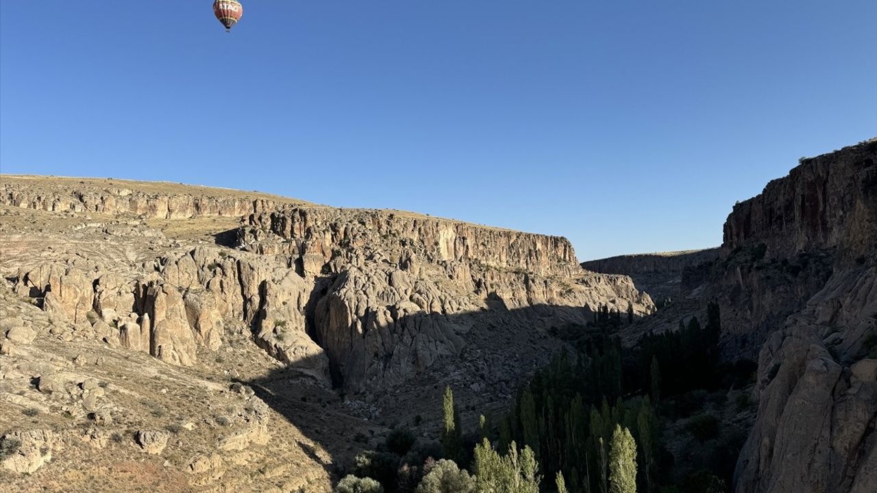 Aksaray'da Balon Turu İle Ihlara Vadisi'nin Güzellikleri Keşfedildi