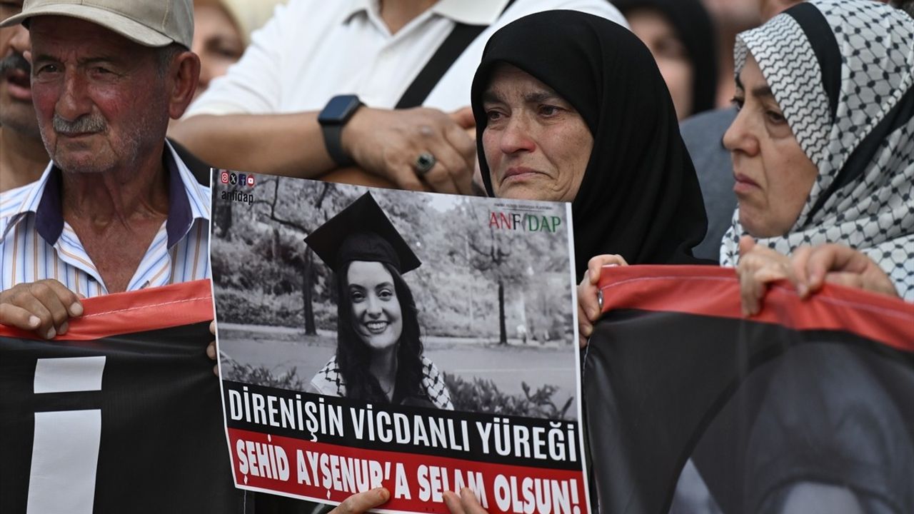 Ankara'da Aktivist Ayşenur Ezgi Eygi İçin Gıyabi Cenaze Namazı