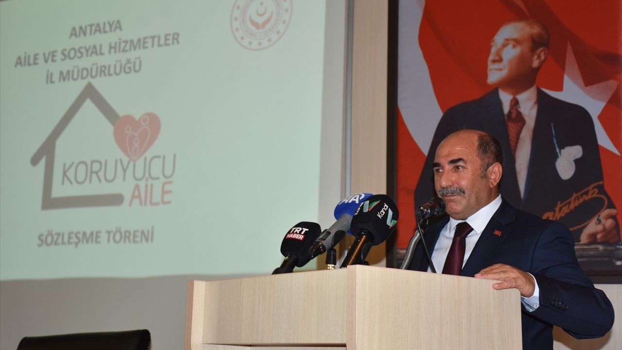 Antalya'da Koruyucu Aile Programı ile 12 Çocuk Buluşturuldu