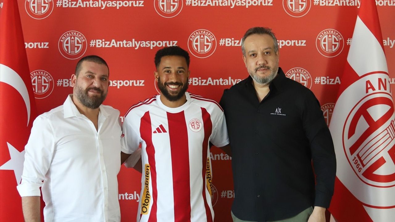 Antalyaspor Andros Townsend ile Anlaştı