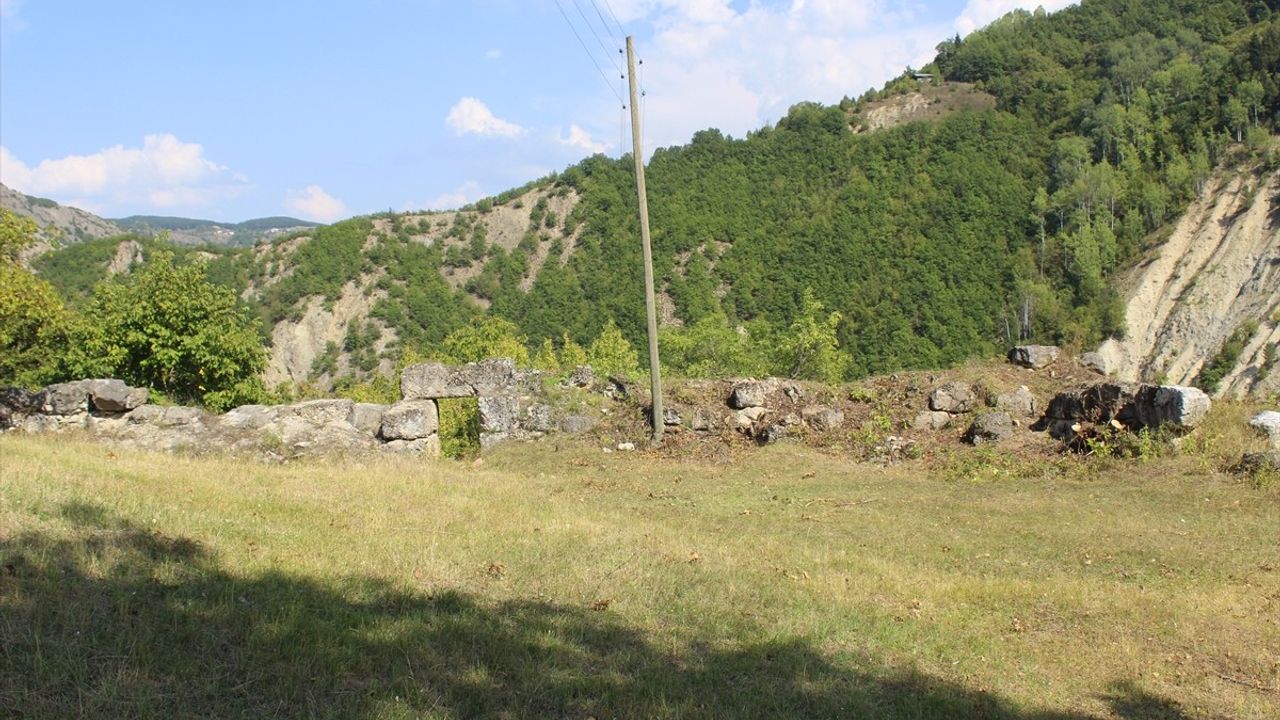 Artvin'de Tarihi Yapı İçin Kazı Çalışmaları Başladı