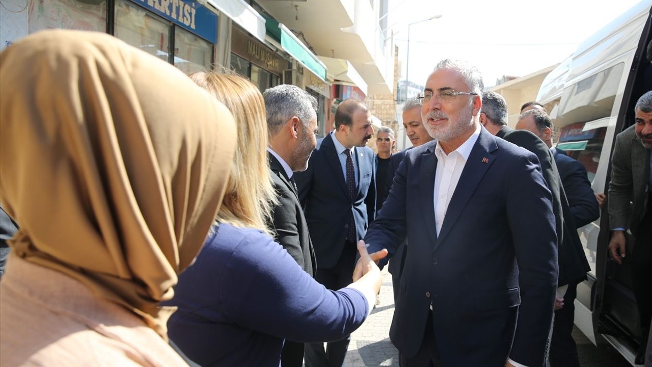 Bakan Işıkhan Mardin'de Barış Yemeğine Katıldı