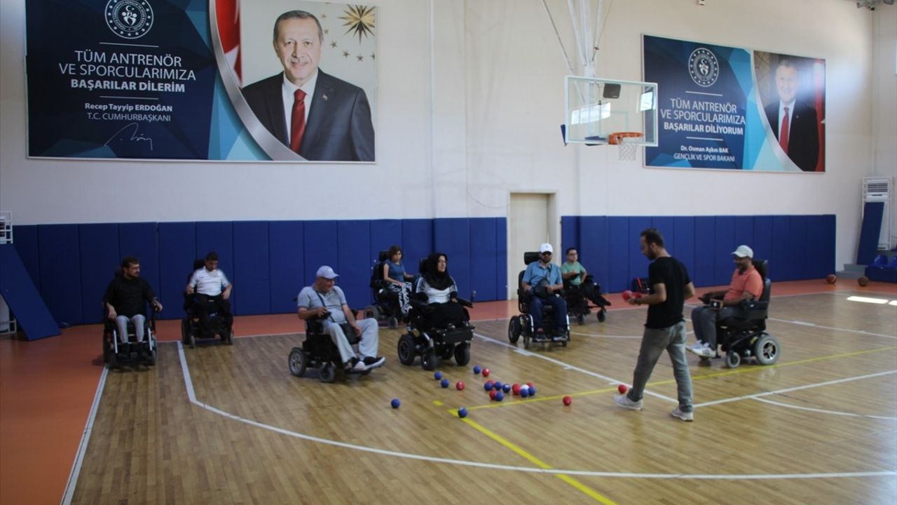 Bedensel Engelli Lütfiye, Boccia'da Gümüş Madalya Kazandı