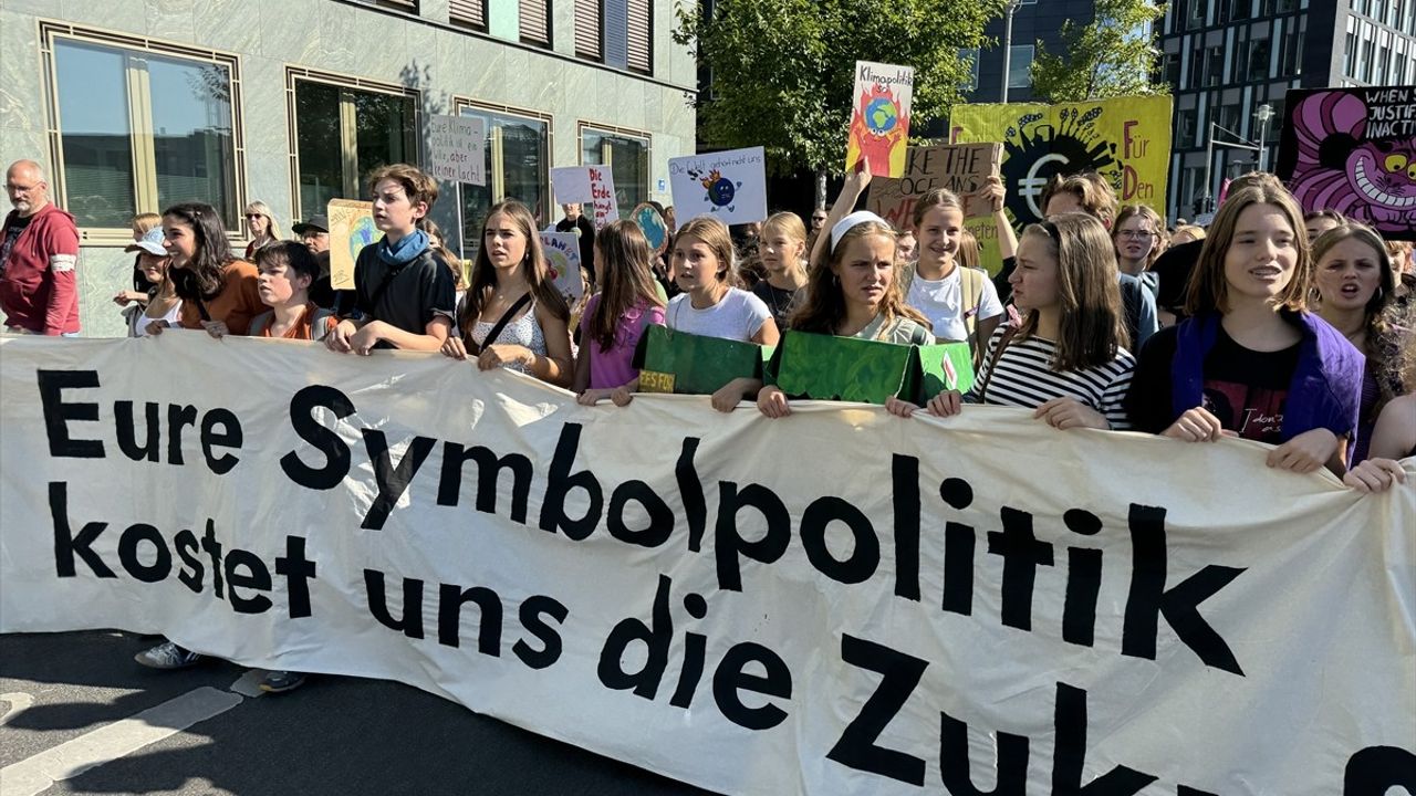 Berlin'de İklim Protestosu: Bir Gelecek İçin Mücadele