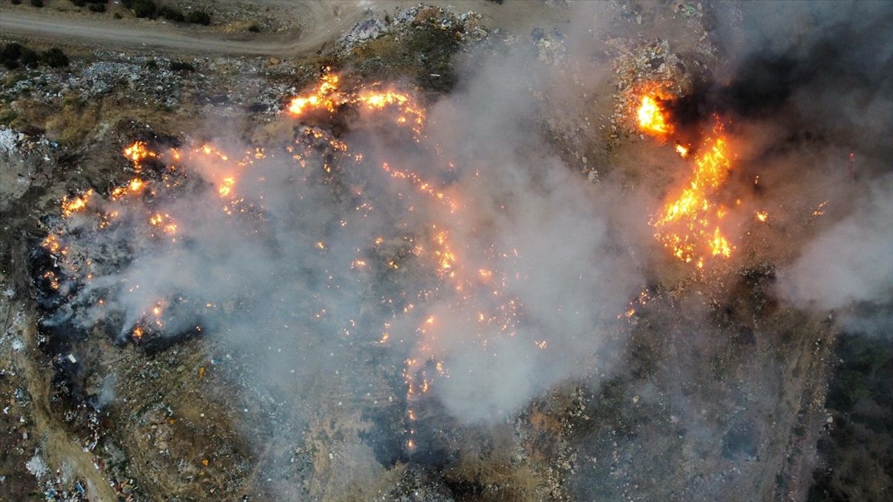 Bilecik'te Yangın: Çöplük Alanında Kontrol Mücadelesi