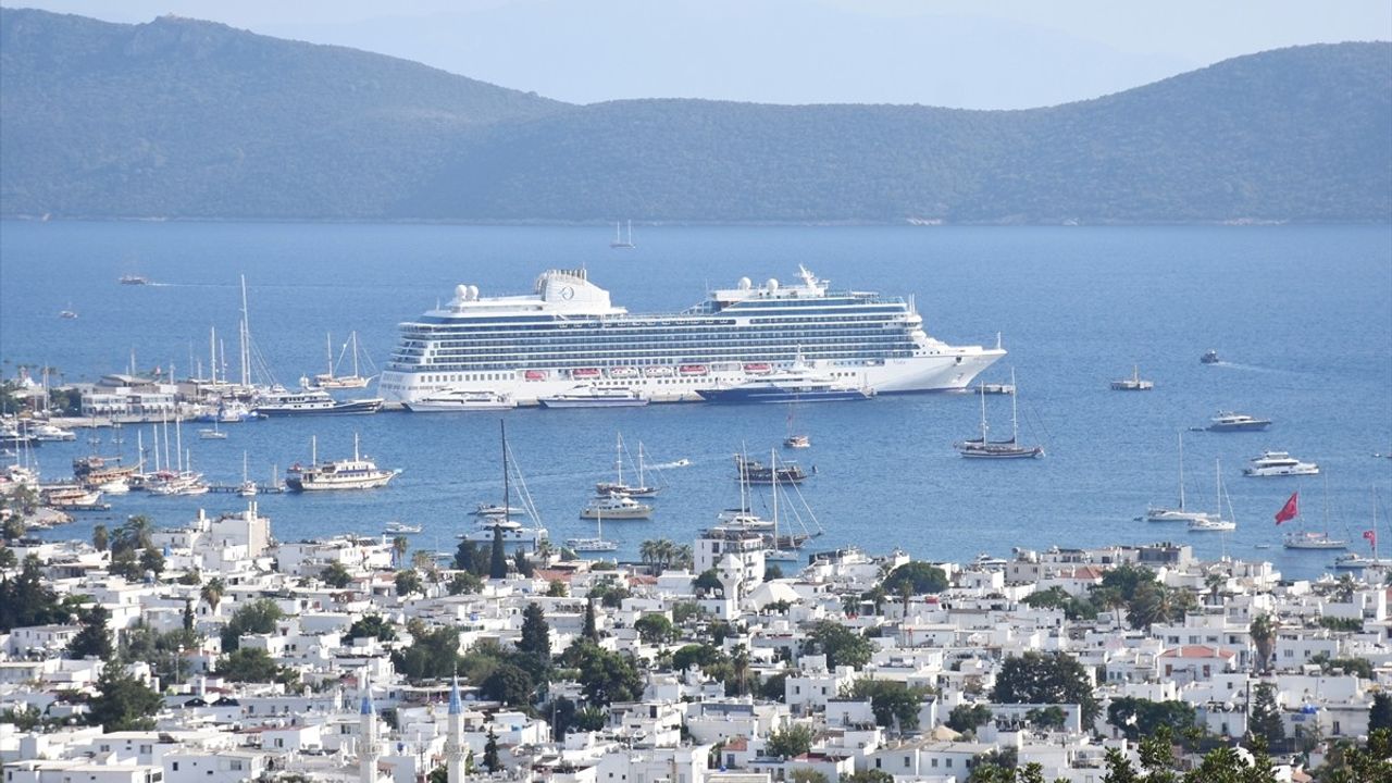 Bodrum’a Gelen Vista Kruvaziyeri 1156 Yolcu Taşıdı