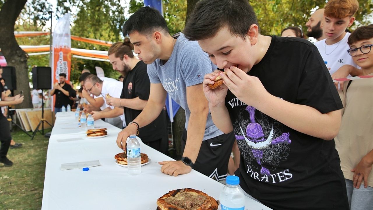 Bursa'nın Gastronomi Festivali'nde Cantık Yeme Yarışması