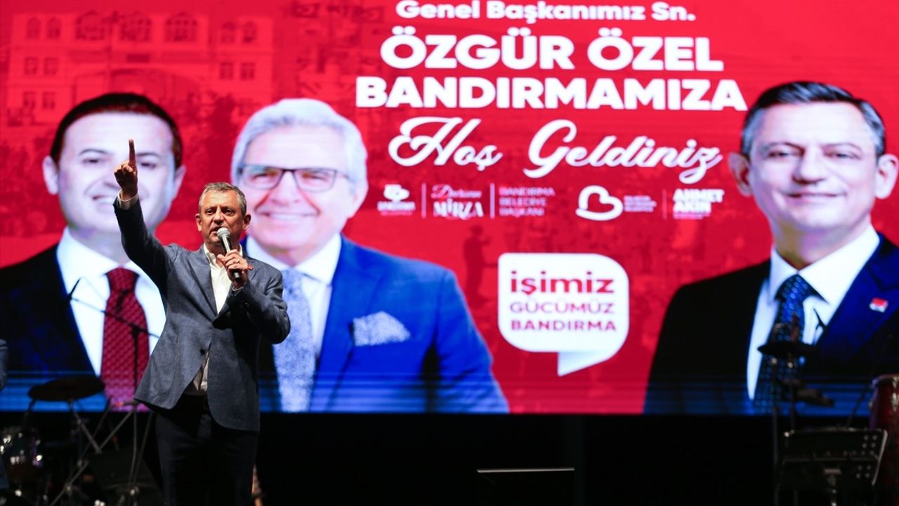 CHP Lideri Özel, Bandırma'nın Kurtuluşu Etkinliğinde Gençlere Umut Verdi