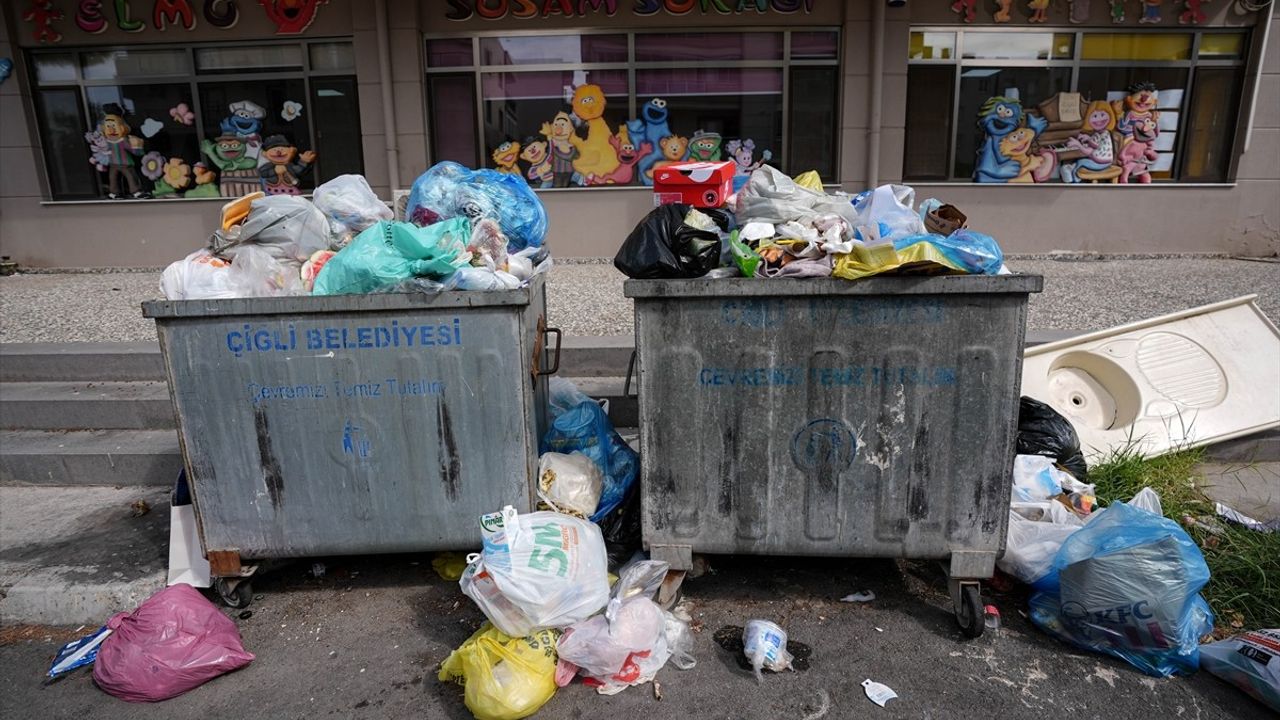 Çiğli'de Çöp Krizi: Kötü Koku ve Kirlilik Baş Gösterdi