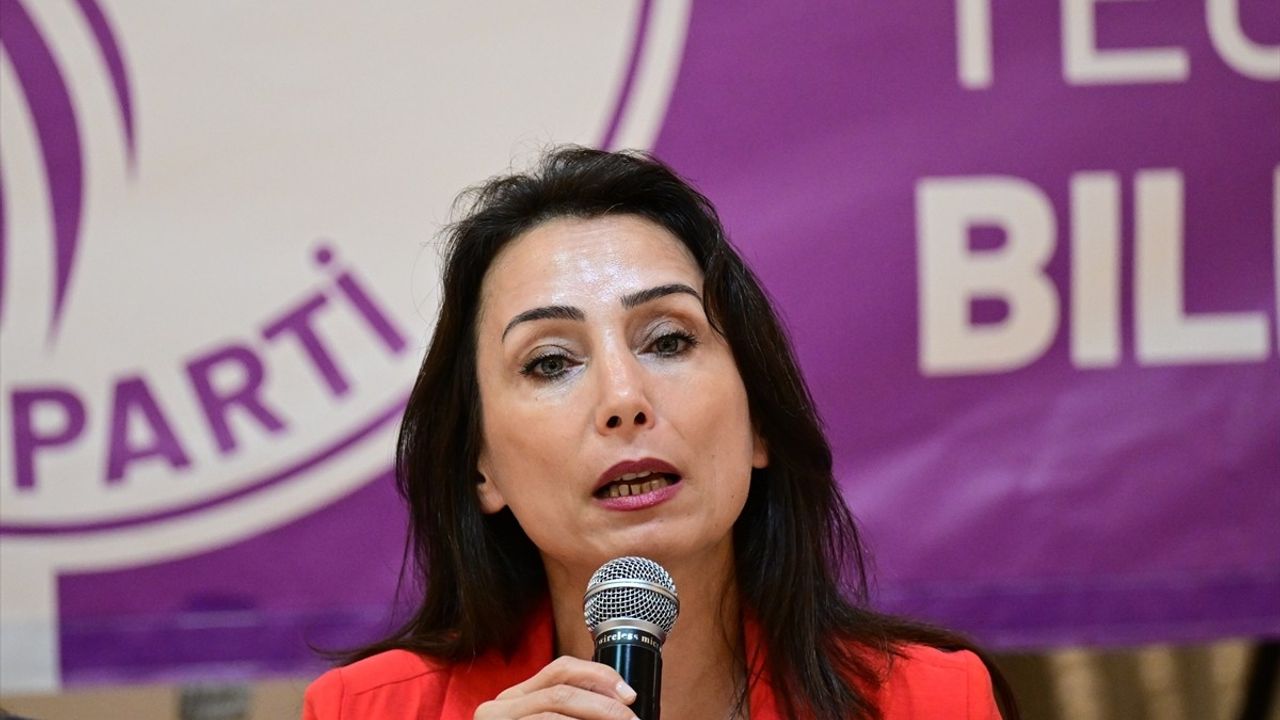 DEM Parti Eş Genel Başkanı Hatimoğulları'ndan Barış Günü Mesajı