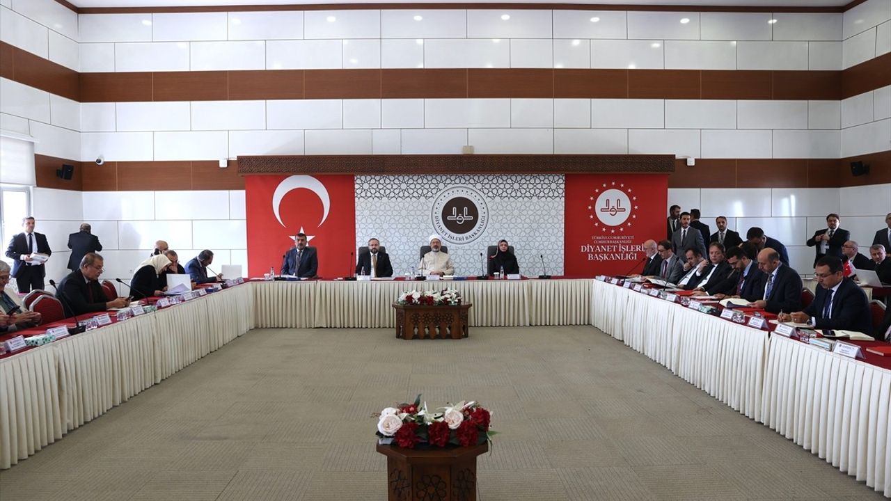 Diyanet İşleri Başkanı Erbaş, 2024 Hac Organizasyonu Toplantısına Katıldı