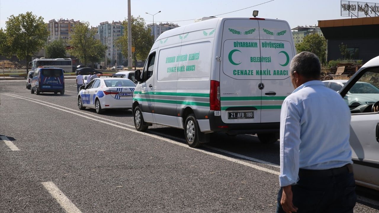 Diyarbakır'da Narin Güran'ın Cenazesi Yakınlarına Teslim Edildi